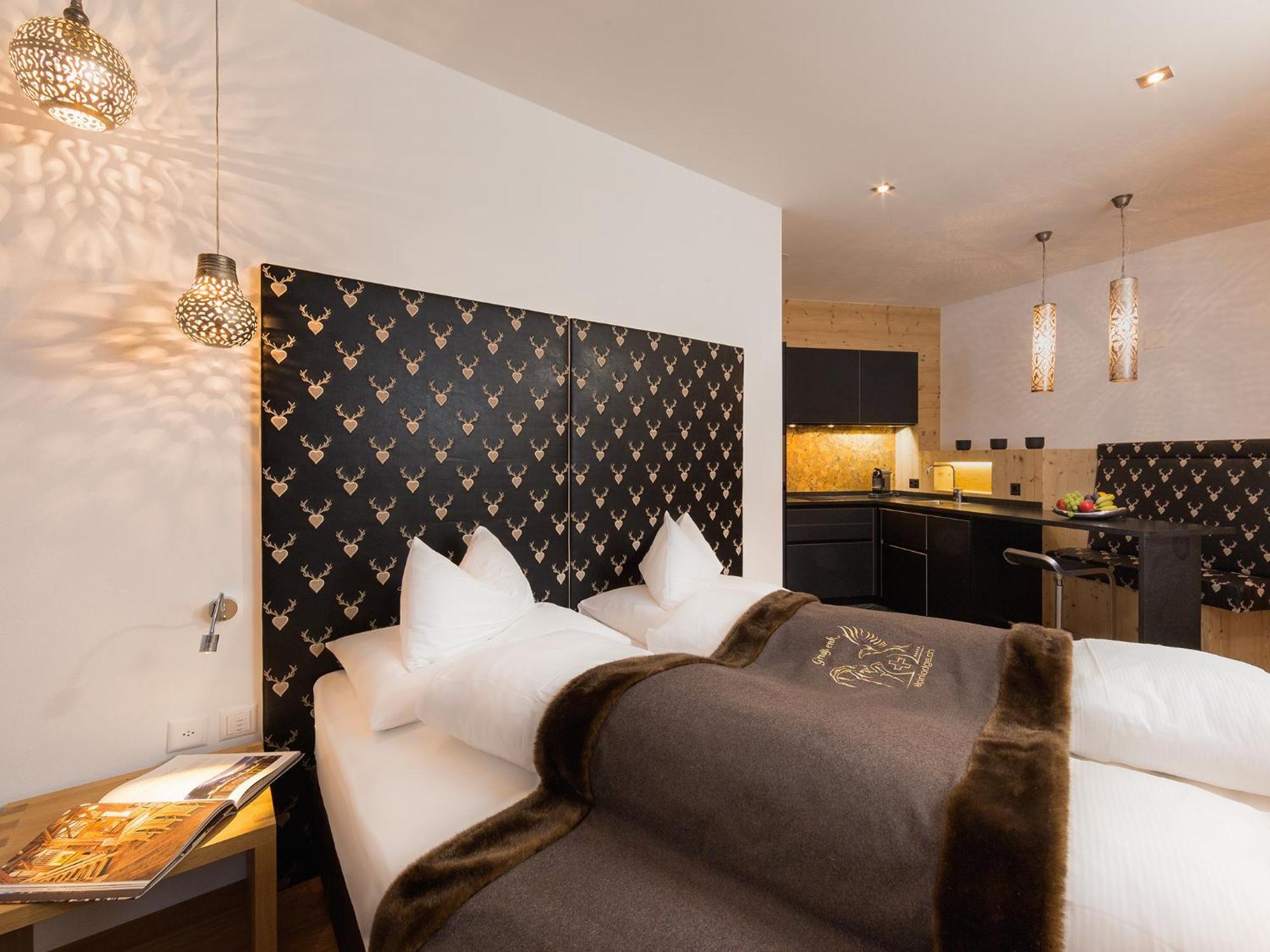 Alpinlodge&Spa Samnaun Zimmer foto