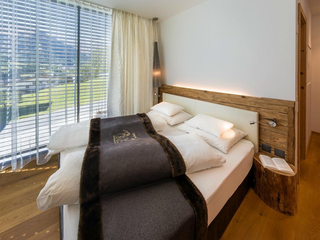 Alpinlodge&Spa Samnaun Zimmer foto